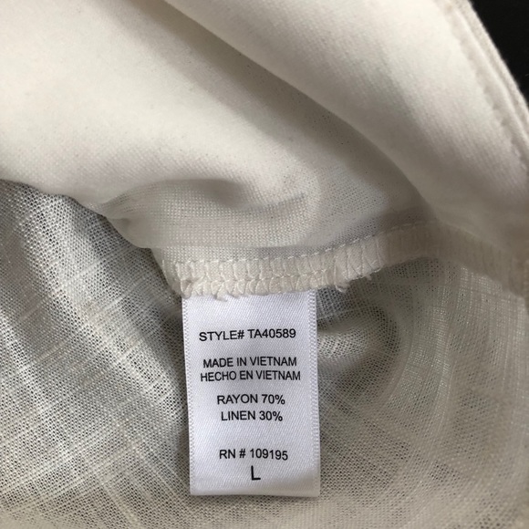 💎BOGOHO Ivory button-down crop top - Picture 6 of 8